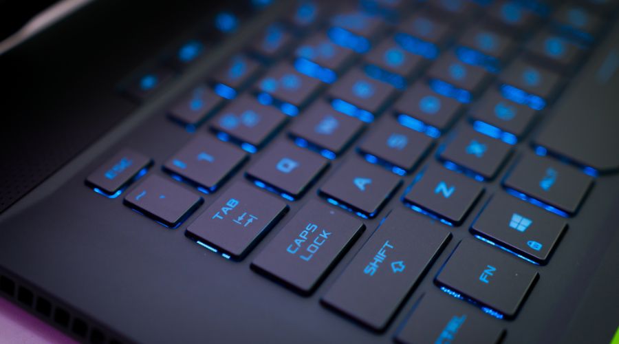 Cara cepat dan aman mengganti nomor lisensi Windows 11. Ikuti langkah-langkah aktivasi ulang menggunakan product key baru melalui Settings atau CMD.