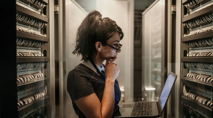 Cara menginstall Nginx di Fedora 42 dengan langkah mudah dan cepat. Panduan ini menjelaskan step-by-step proses instalasi, konfigurasi dasar, dan tips agar server web kamu berjalan optimal di sistem operasi Fedora terbaru.