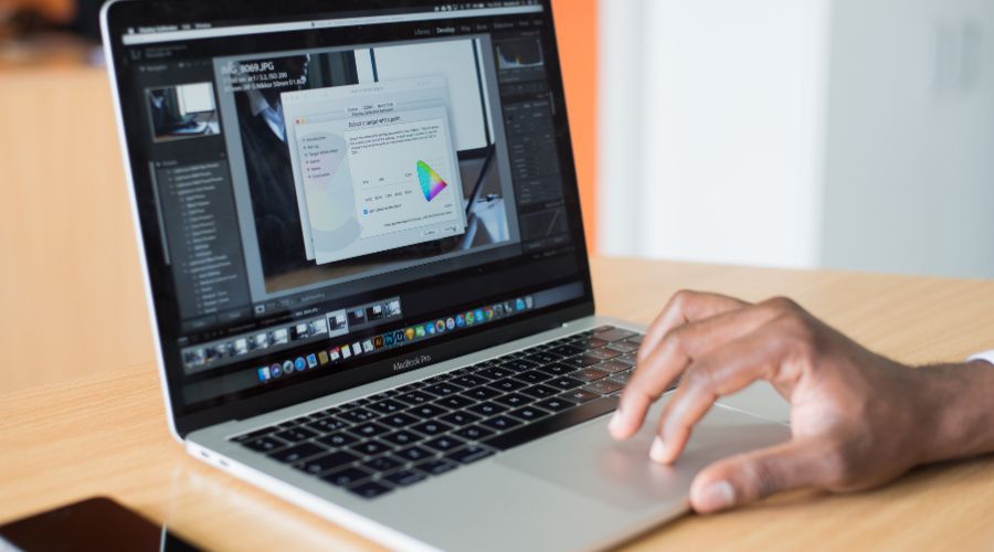 Sejarah MacBook Pro : Evolusi Laptop Premium Apple Dari 2006 Hingga Kini!