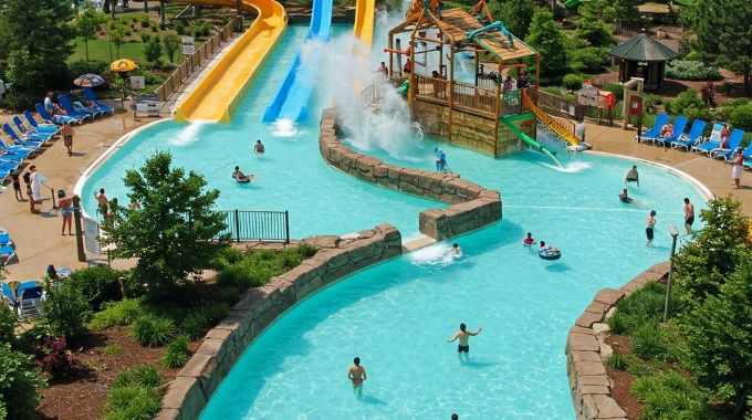 10 Water Parks In Indiana For This Weekend Getaway